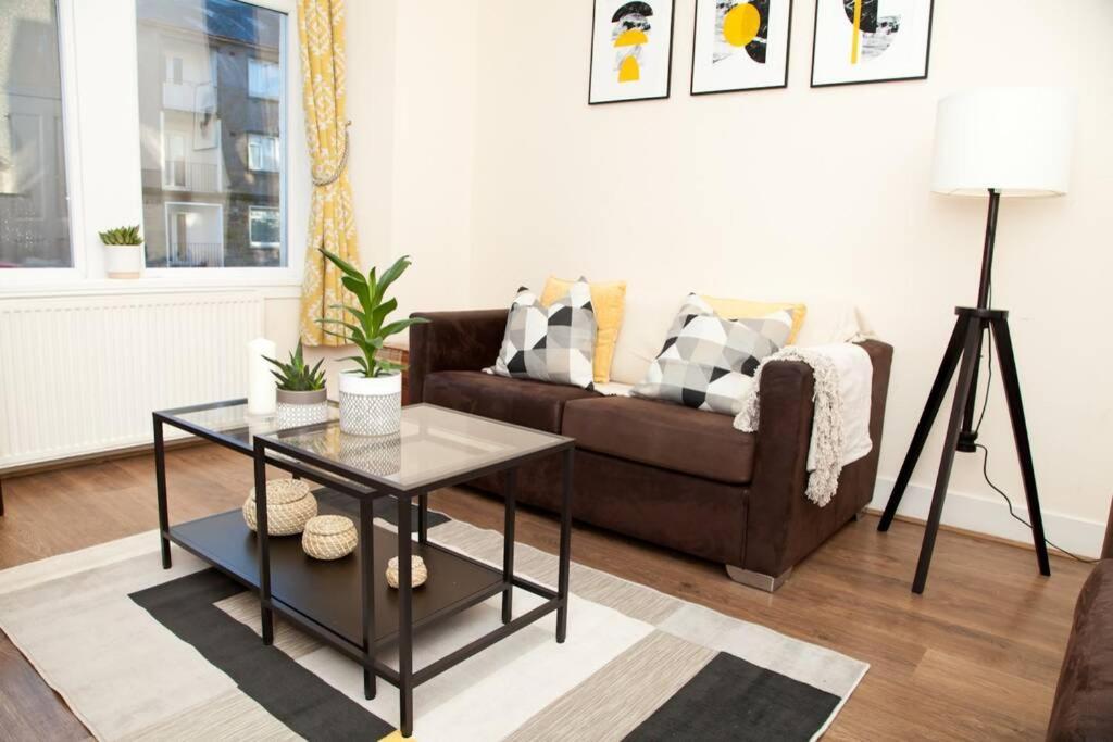 Snug - Logie Baird Apartment Helensburgh Ngoại thất bức ảnh