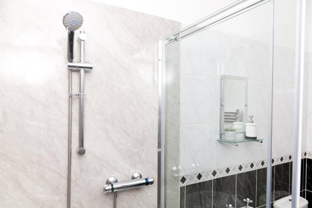 Snug - Logie Baird Apartment Helensburgh Ngoại thất bức ảnh